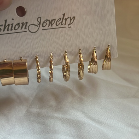 Gold hoop earrings set of 6 NWT women’s jewlery accessories dainty bridal hoops - Picture 3 of 4
